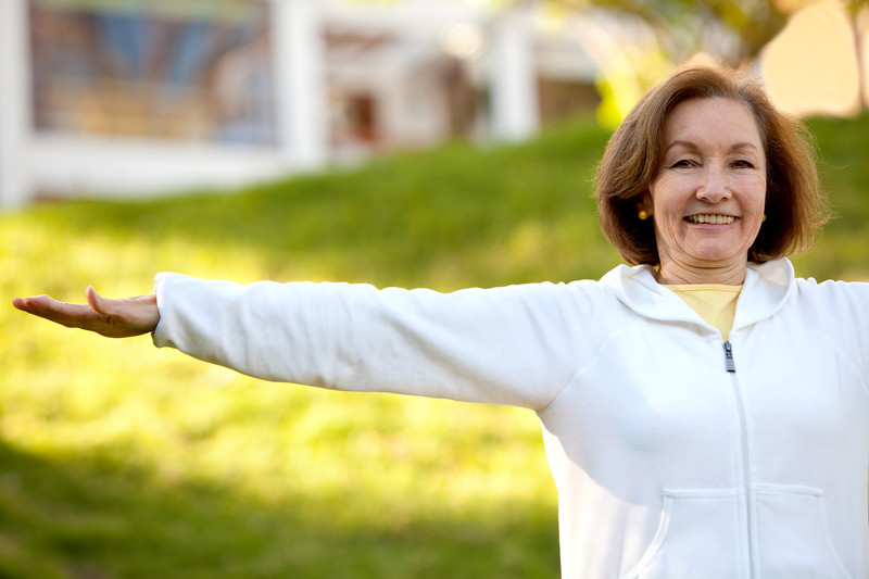 Senior Female outside in summer | Comfort Keepers Calgary | BLOG POST | Prevent Heat Strokes in Seniors