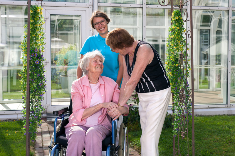Women with Care provider | Comfort Keepers Calgary | BLOG POST | Elder Care and UV Protection