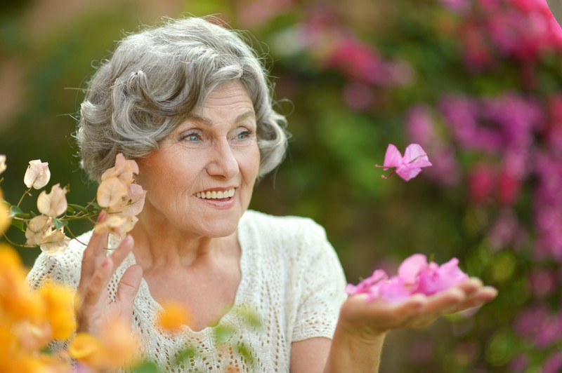 Senior women in nature | Breast Cancer Awareness | Comfort Keepers Edmonton | BLOG POST