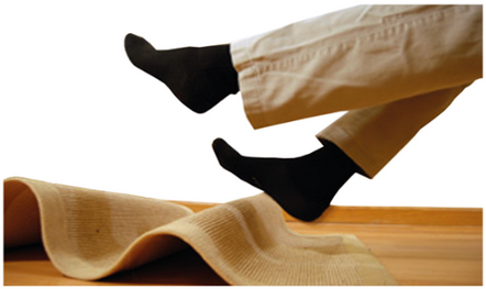 Senior slipping on rug | Senior Home Safety | Comfort Keepers North and West Vancouver | BLOG POST