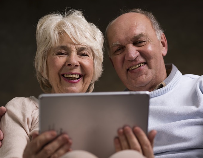 Seniors engaging over technology | Stay-at-Home Order | Comfort Keepers Vancouver | BLOG POST